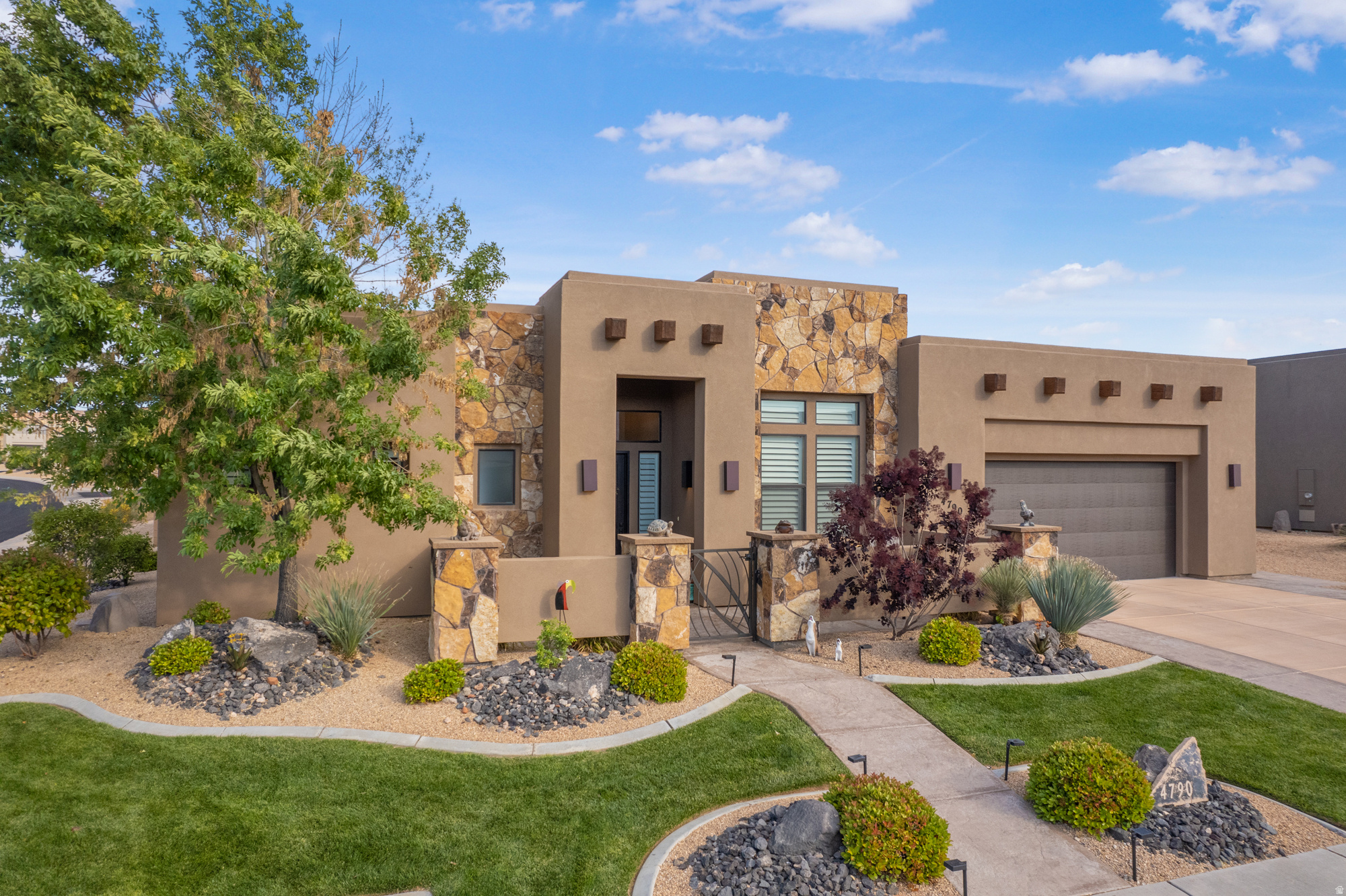 LEDGES OF ST GEORGE WHITE ROCKS PH 4 - Residential