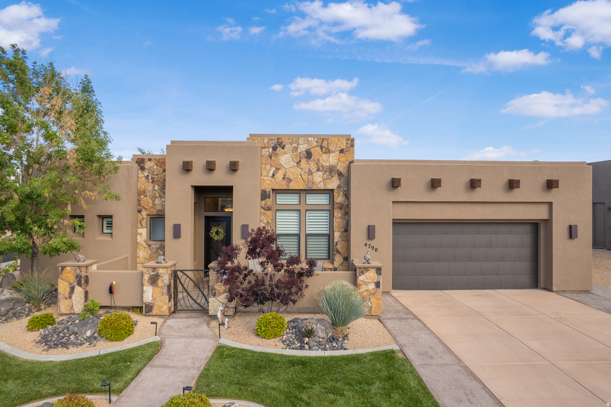 LEDGES OF ST GEORGE WHITE ROCKS PH 4 - Residential