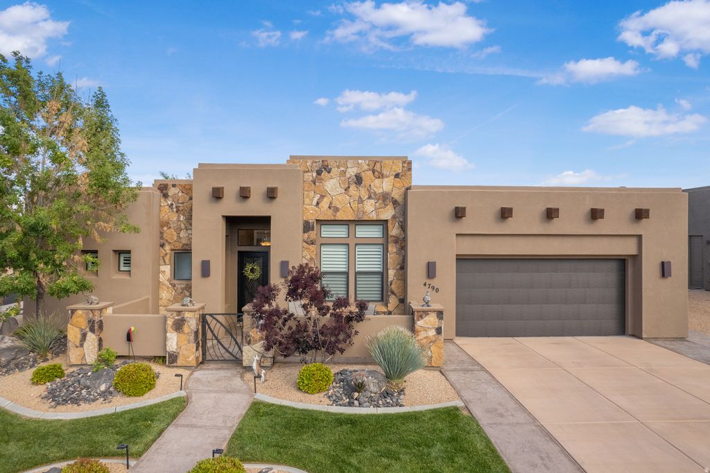 Photo of 4790 N COTTONTAIL DR, Saint George, UT 84770 (MLS # 2156688)