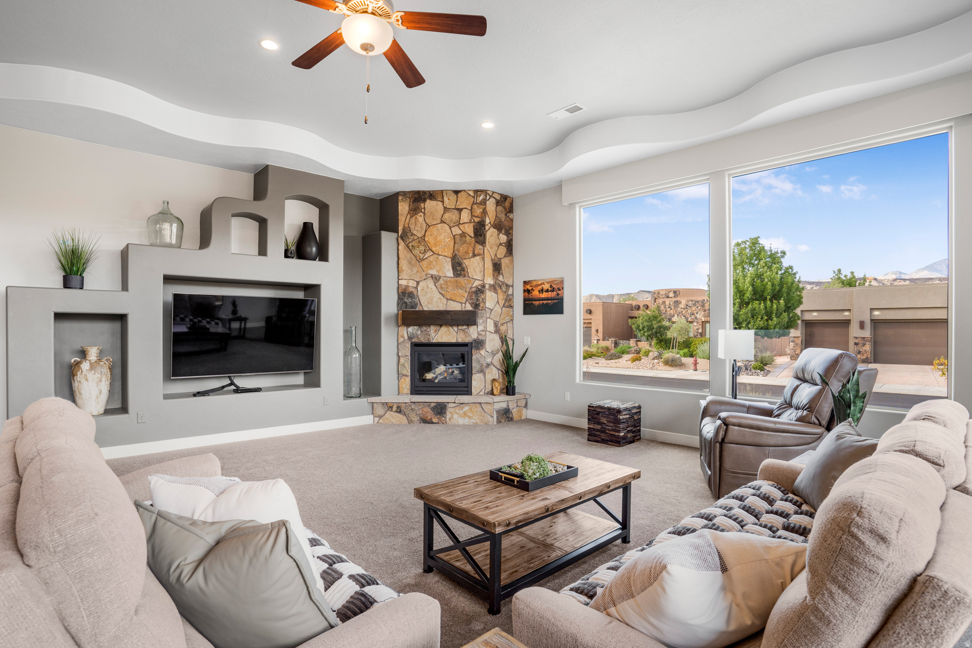 LEDGES OF ST GEORGE WHITE ROCKS PH 4 - Residential