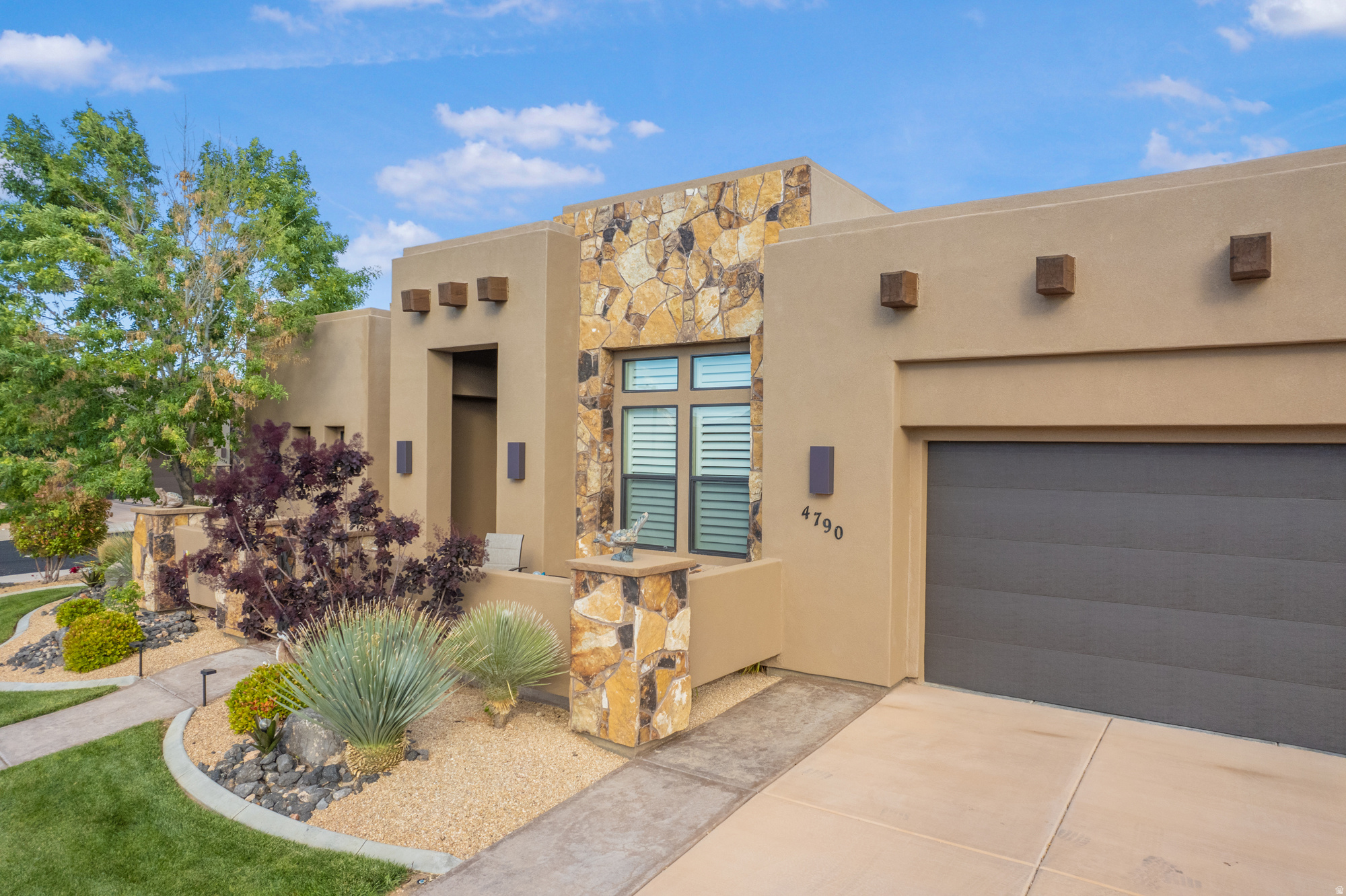 LEDGES OF ST GEORGE WHITE ROCKS PH 4 - Residential