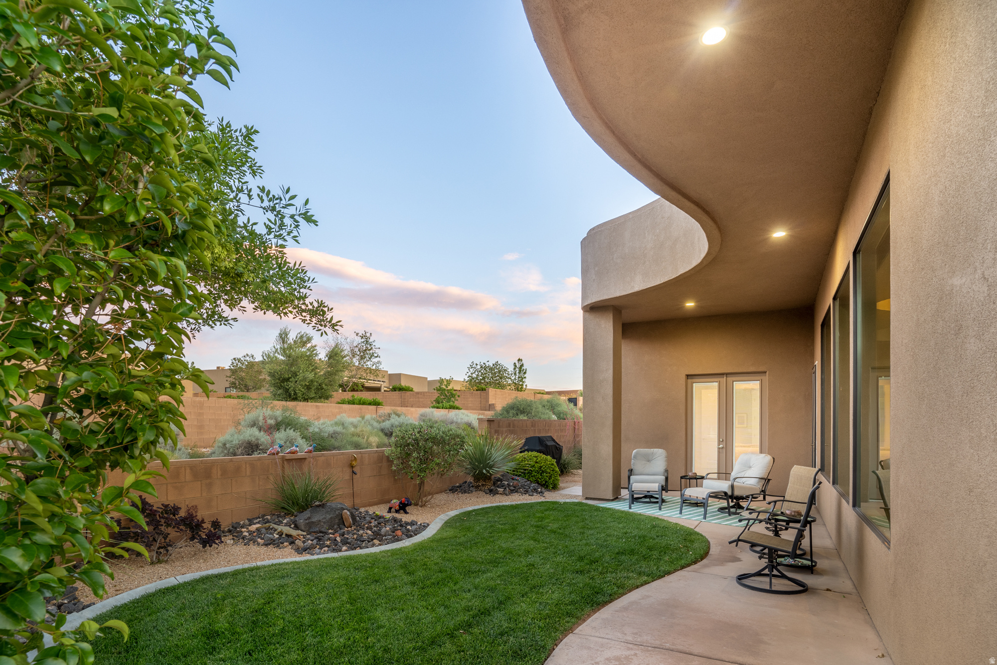 LEDGES OF ST GEORGE WHITE ROCKS PH 4 - Residential
