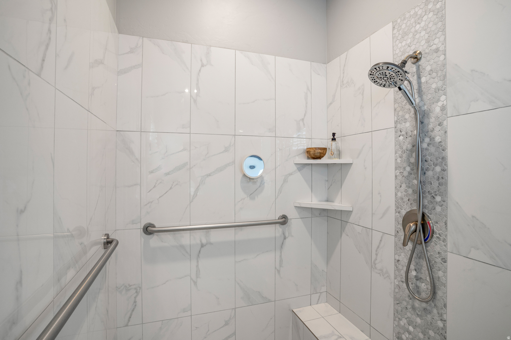 LEDGES OF ST GEORGE WHITE ROCKS PH 4 - Residential