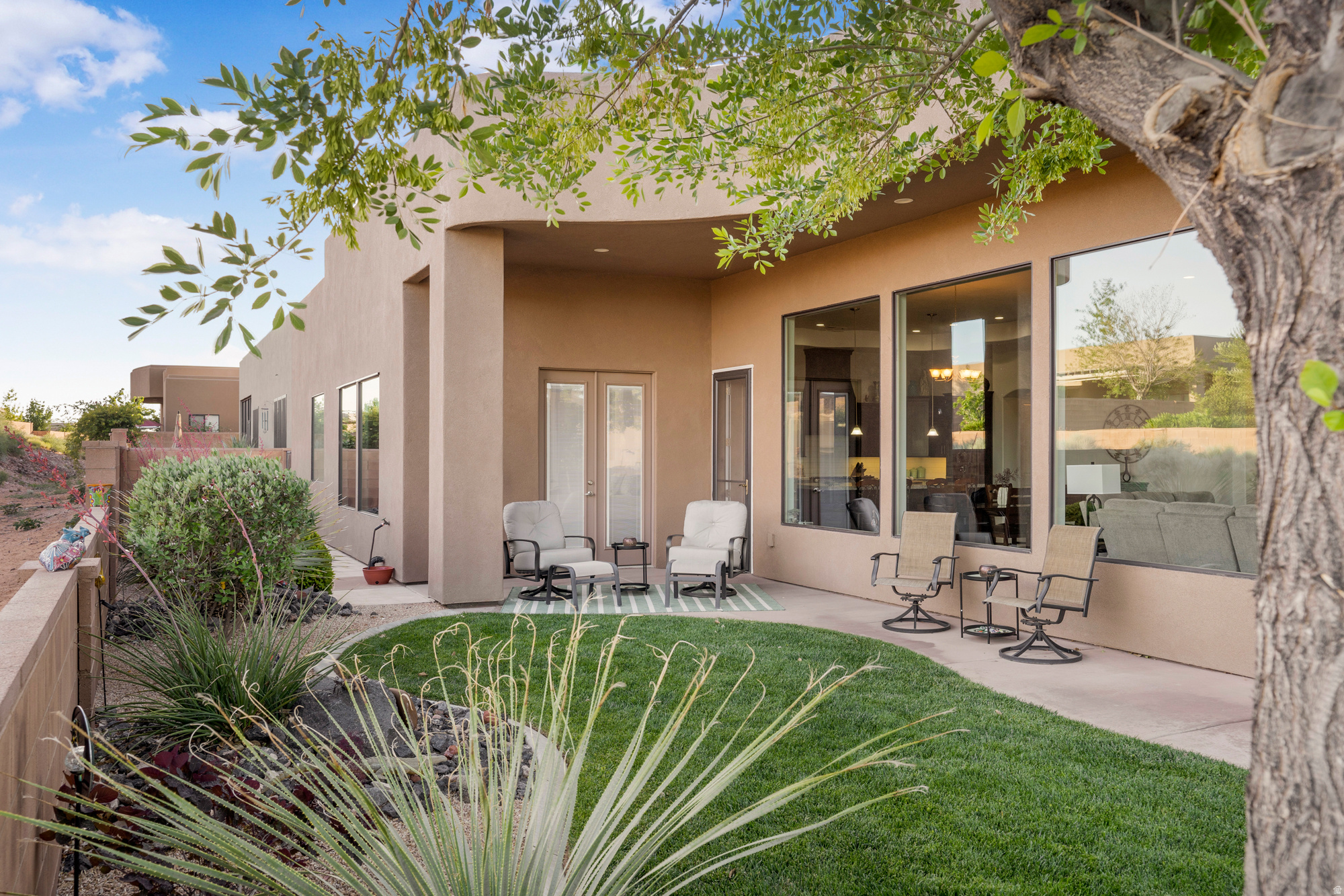 LEDGES OF ST GEORGE WHITE ROCKS PH 4 - Residential