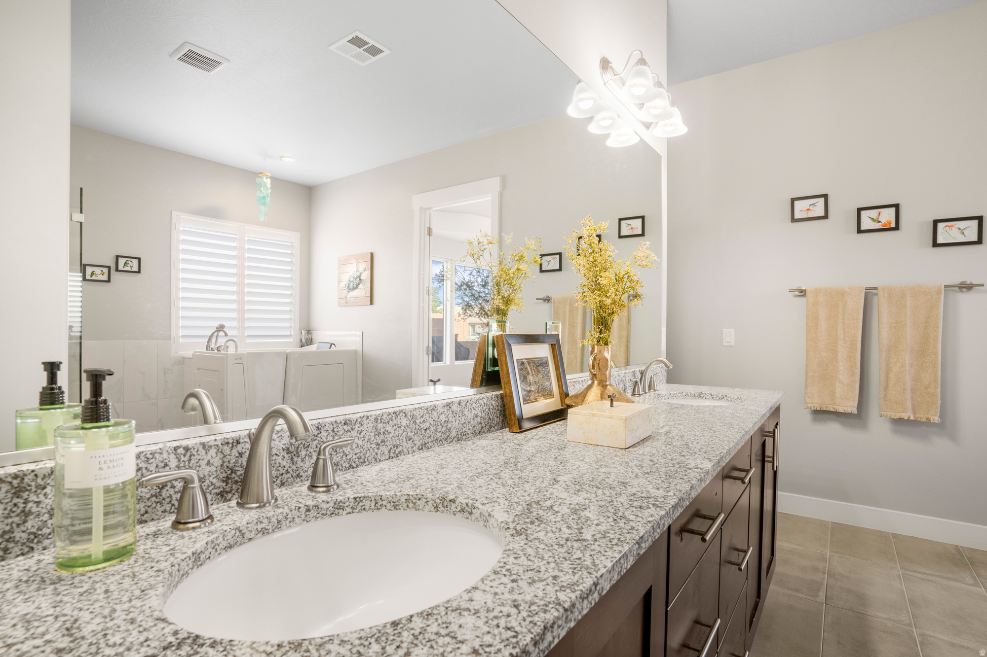 LEDGES OF ST GEORGE WHITE ROCKS PH 4 - Residential