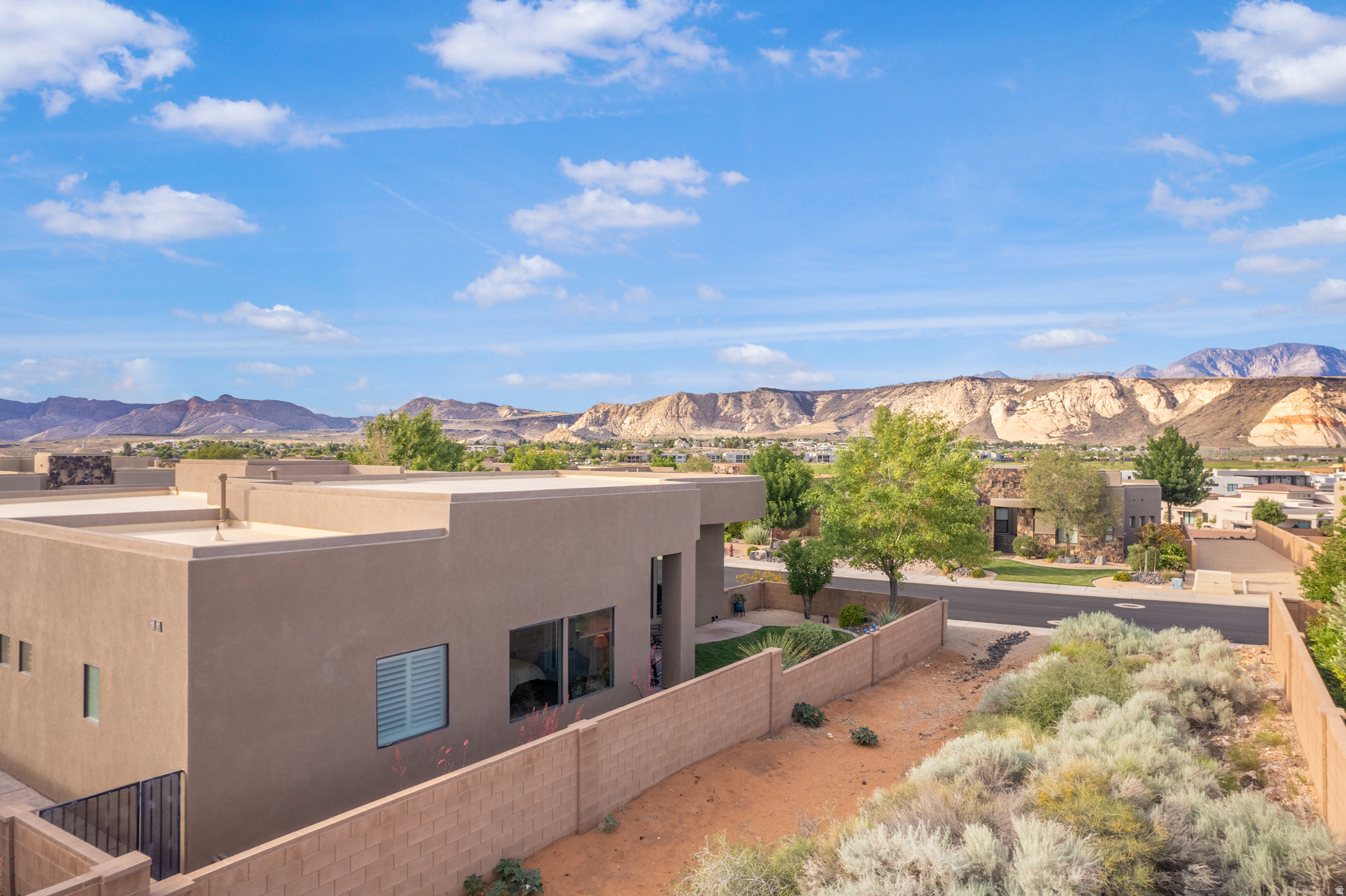LEDGES OF ST GEORGE WHITE ROCKS PH 4 - Residential