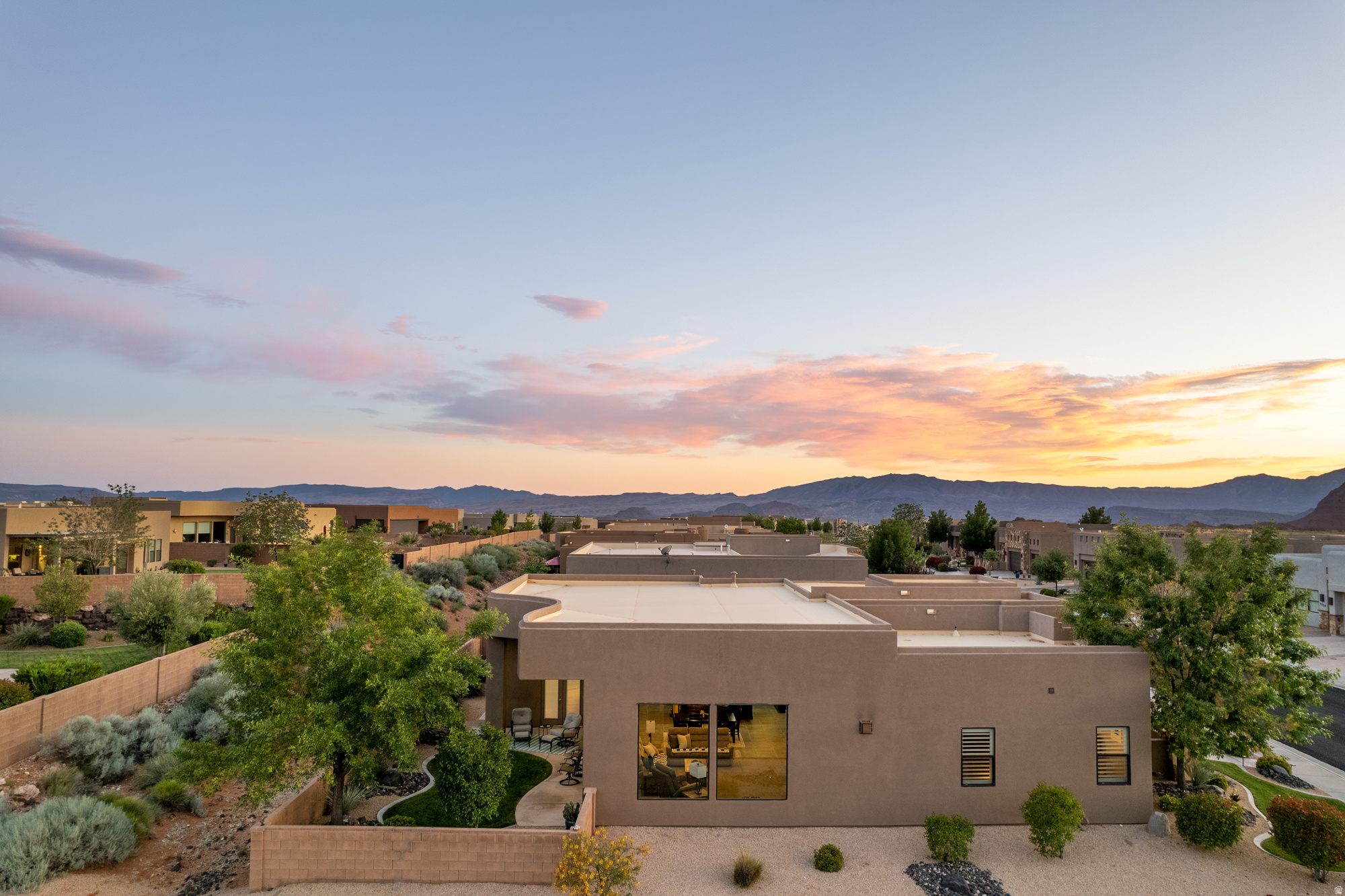 LEDGES OF ST GEORGE WHITE ROCKS PH 4 - Residential