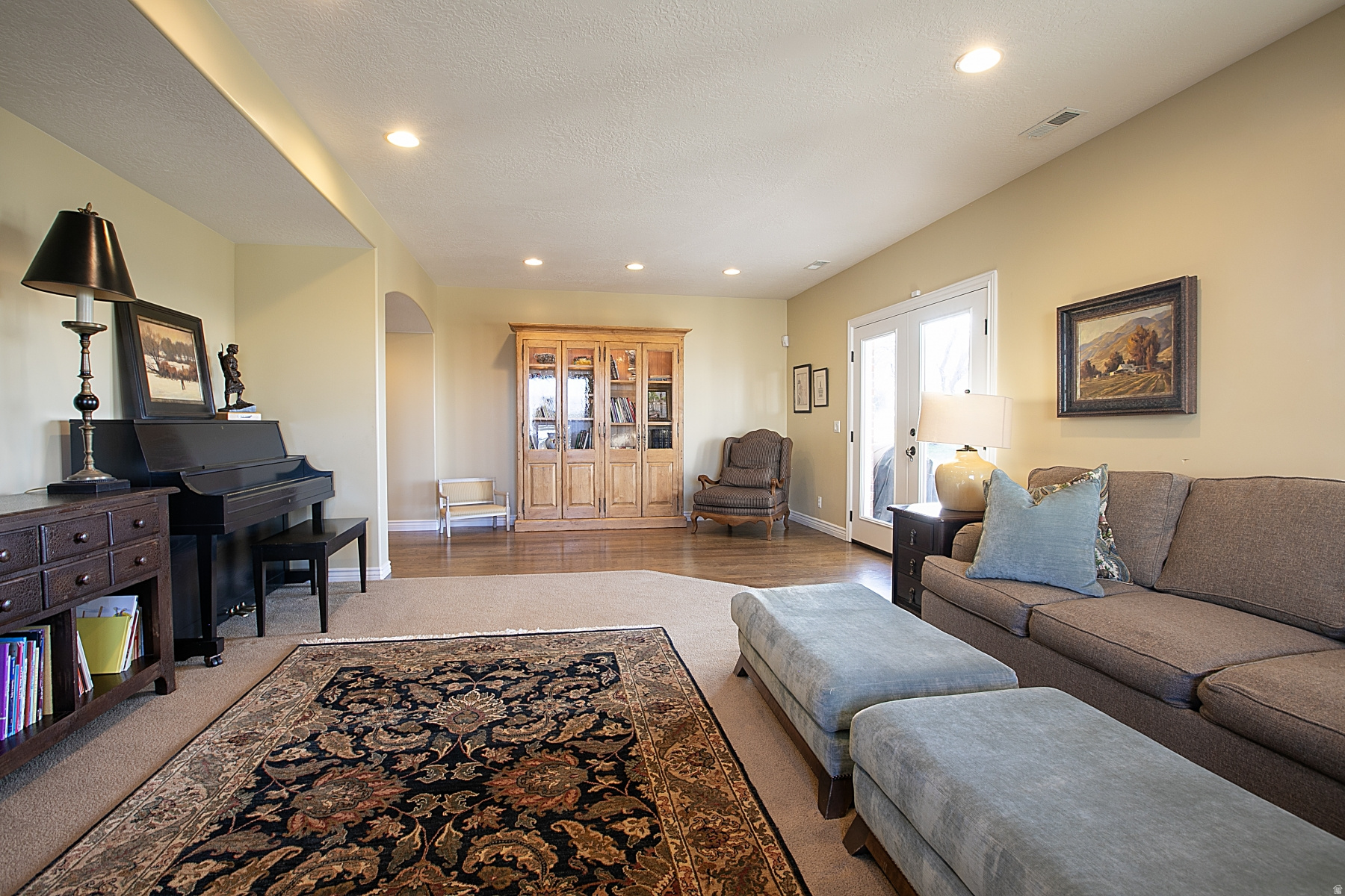 EAGLEWOOD COVE - Residential