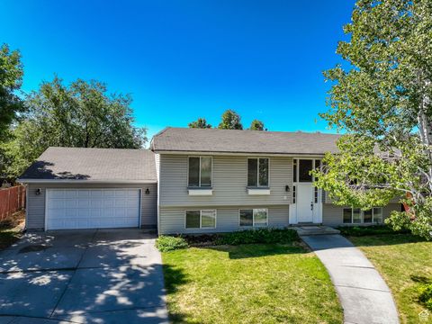 Tiny photo for 849 W 225 S, Orem, UT 84058 (MLS # 2106847)