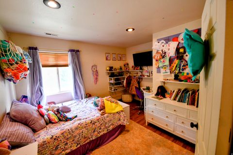 Tiny photo for 228 S LARKIN LN W, Kaysville, UT 84037 (MLS # 2150302)