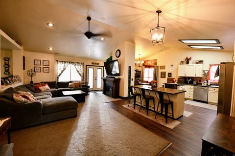 Tiny photo for 228 S LARKIN LN W, Kaysville, UT 84037 (MLS # 2150302)