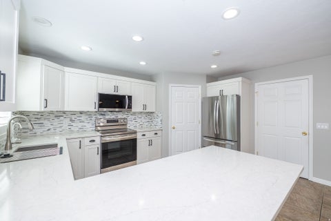Tiny photo for 936 S DAVIS CREEK LN E, Farmington, UT 84025 (MLS # 2163796)
