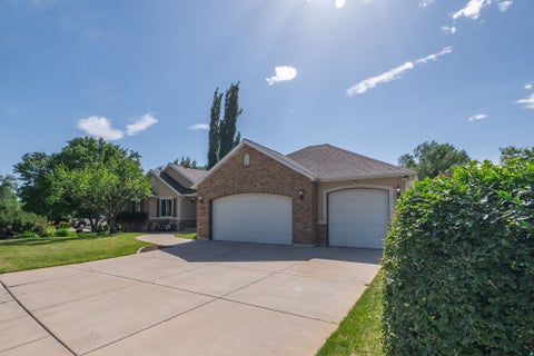 Tiny photo for 936 S DAVIS CREEK LN E, Farmington, UT 84025 (MLS # 2163796)