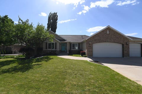 Tiny photo for 936 S DAVIS CREEK LN E, Farmington, UT 84025 (MLS # 2163796)