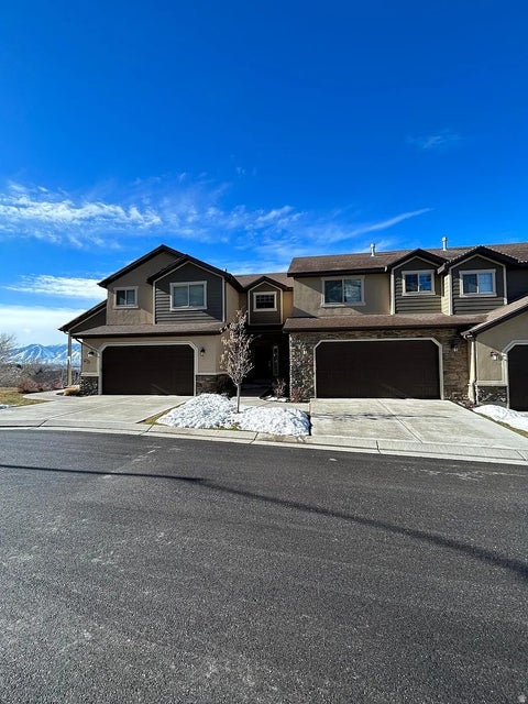 Townhouse For Sale - 1056 S Aspen Pl<br/> Provo, UT 84606