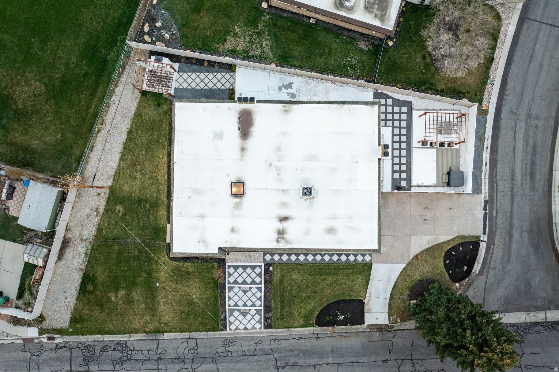 LAKEWOOD - Residential