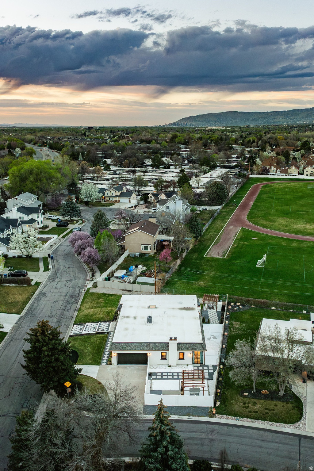 LAKEWOOD - Residential