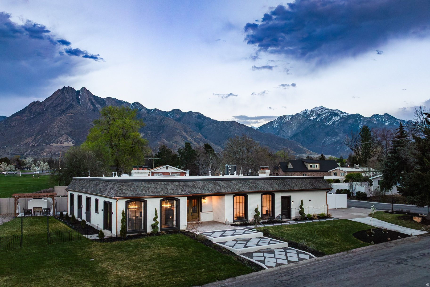 LAKEWOOD - Residential