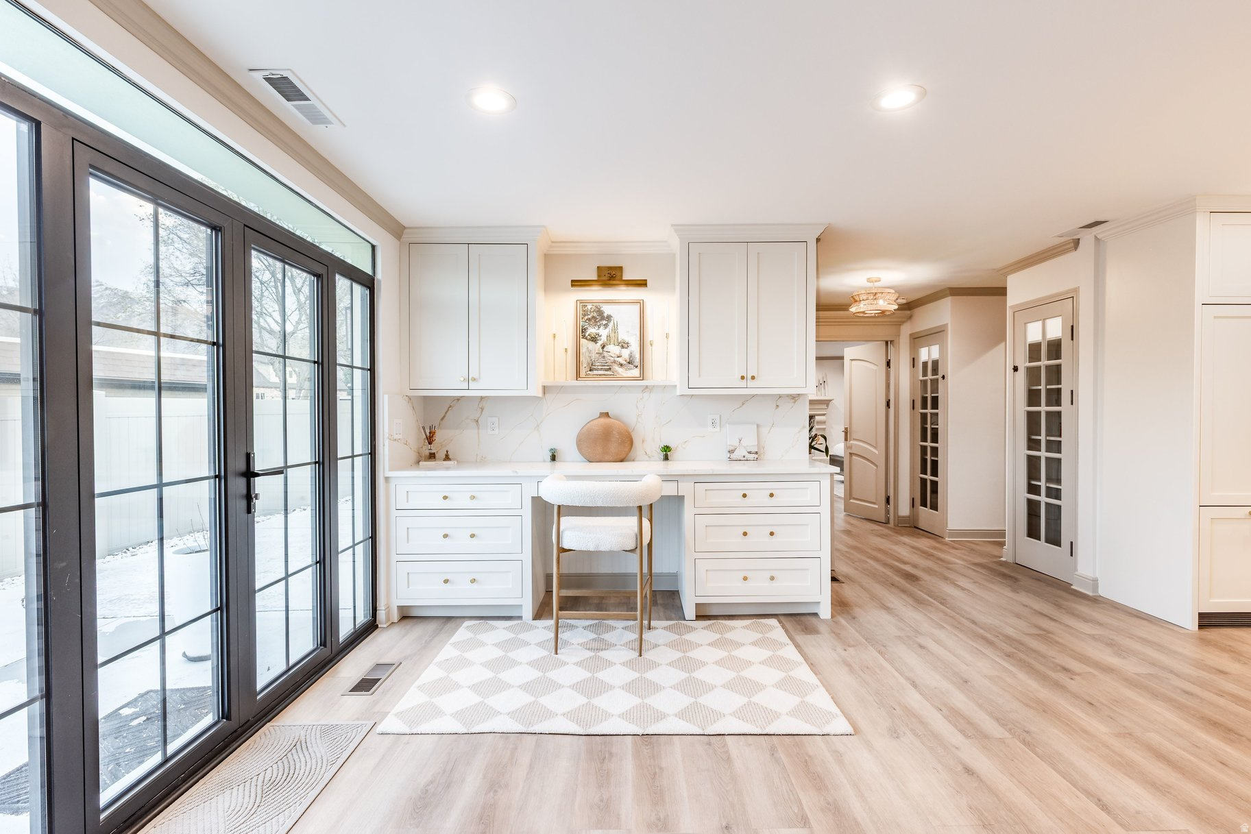 LAKEWOOD - Residential