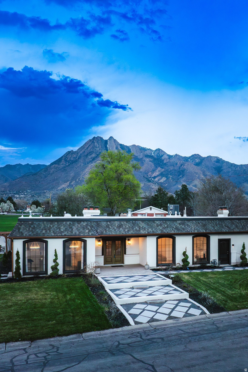 LAKEWOOD - Residential