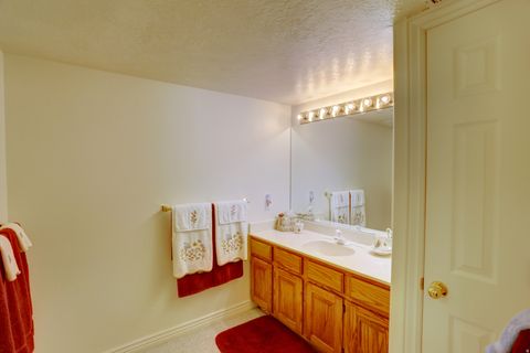 Tiny photo for 11047 S SURREY DR, Spanish Fork, UT 84660 (MLS # 2123156)