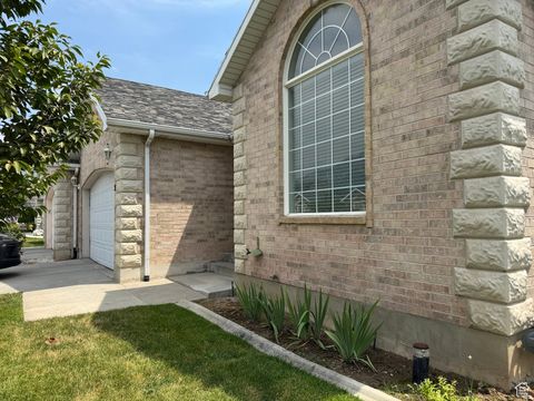 Tiny photo for 511 W 40 N, Orem, UT 84057 (MLS # 2093934)