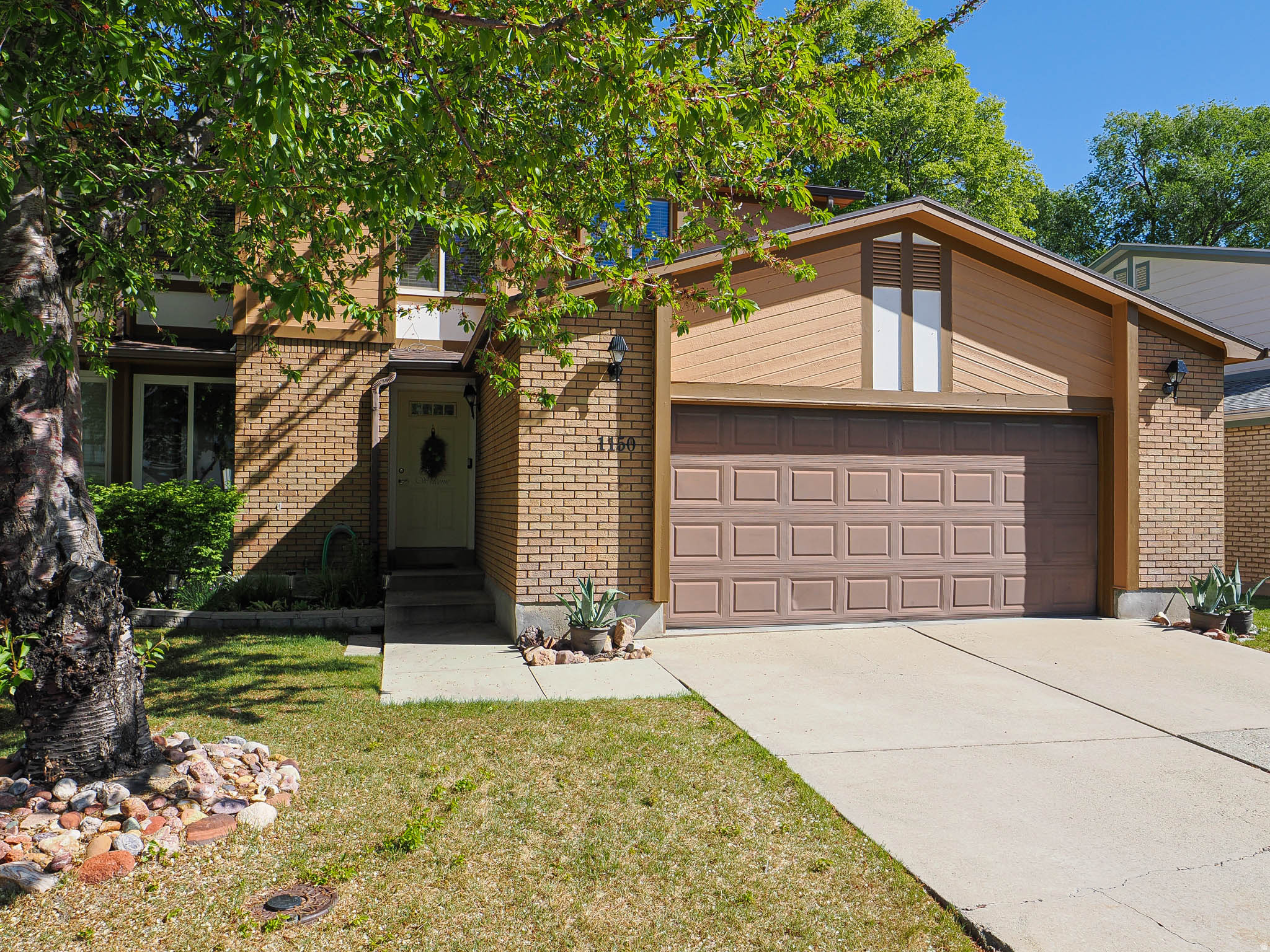 BARRINGTON PARK - Residential