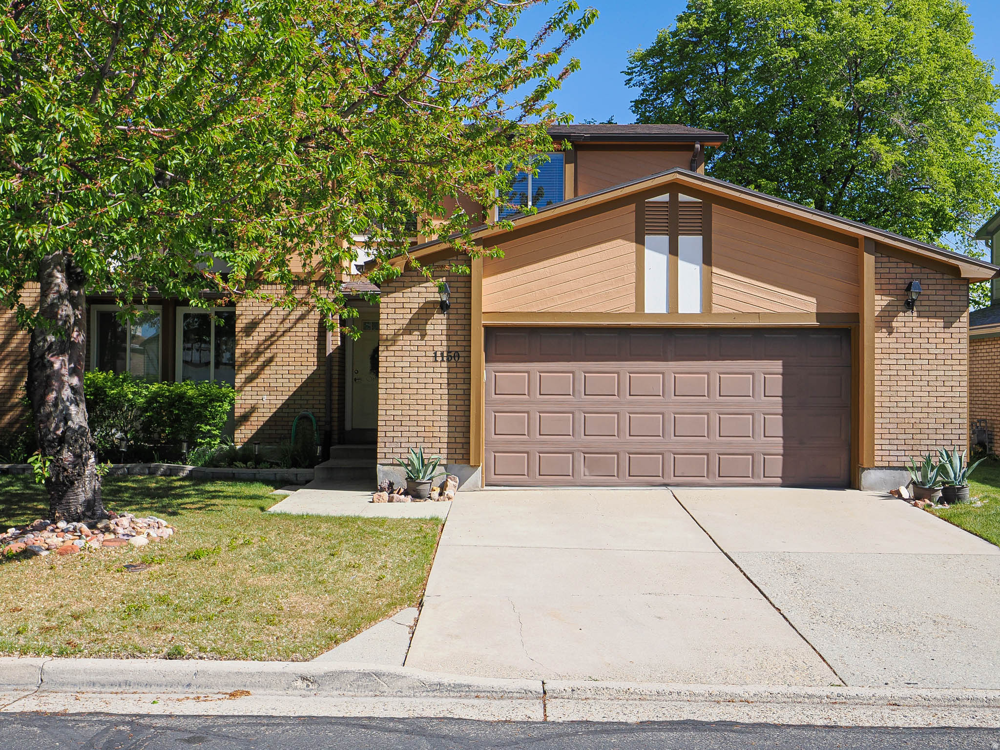 BARRINGTON PARK - Residential