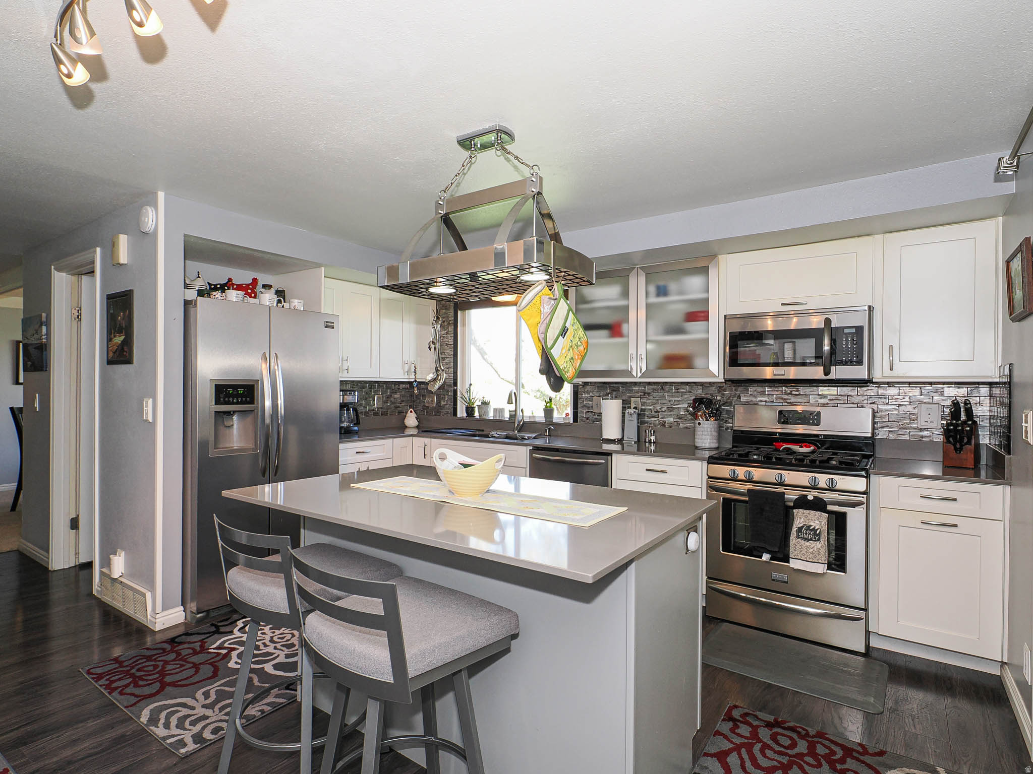 BARRINGTON PARK - Residential