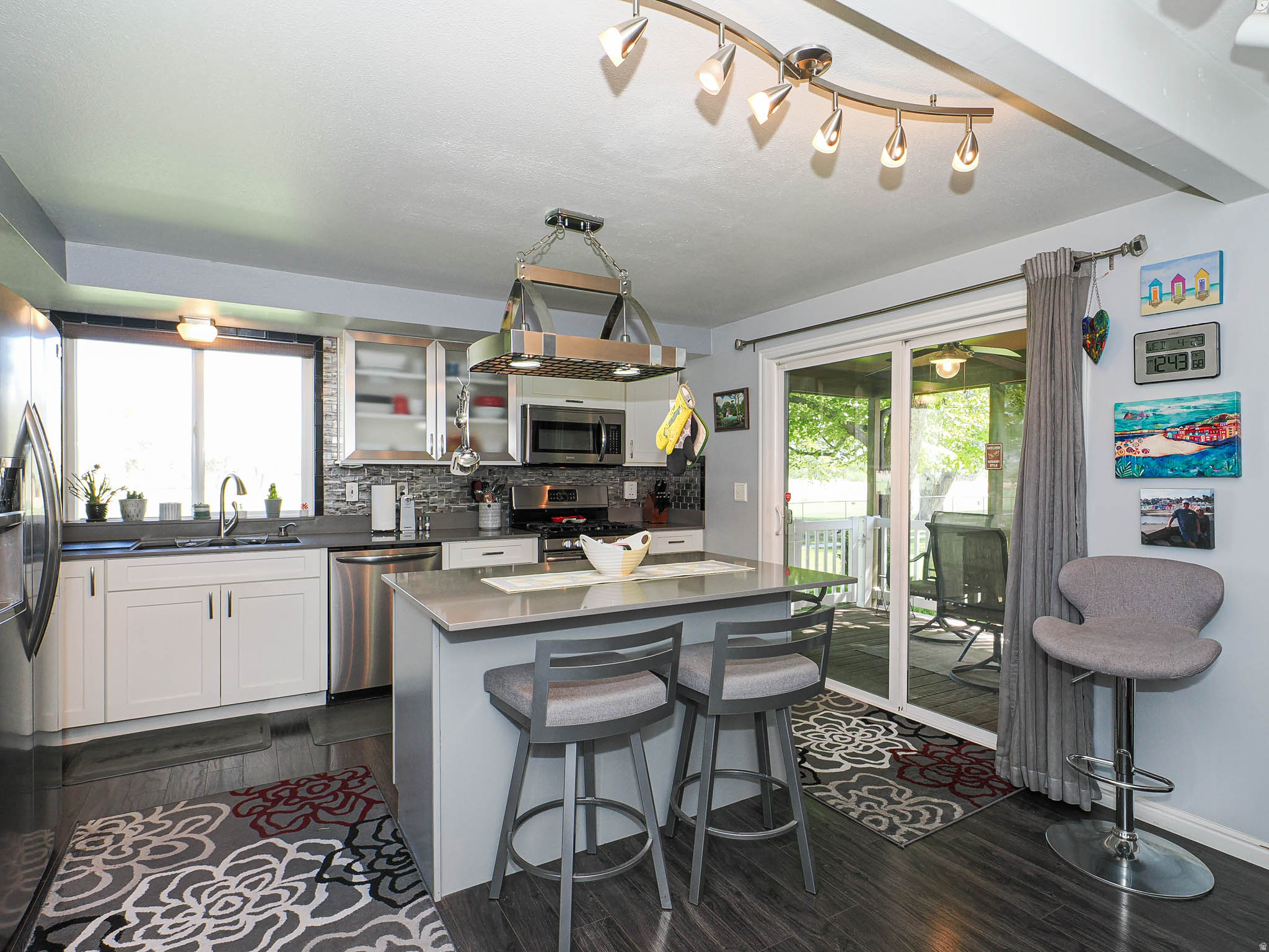 BARRINGTON PARK - Residential