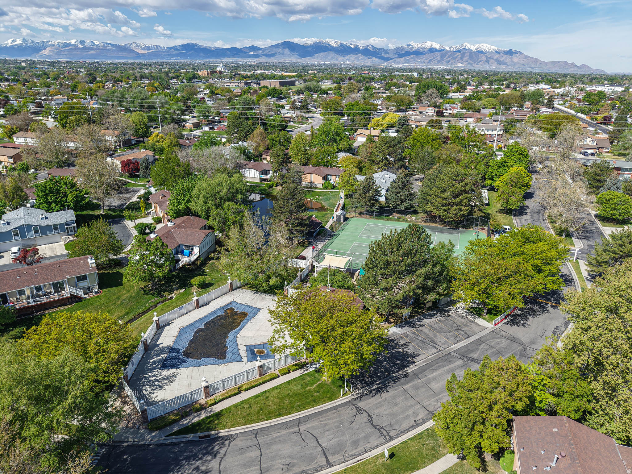 BARRINGTON PARK - Residential