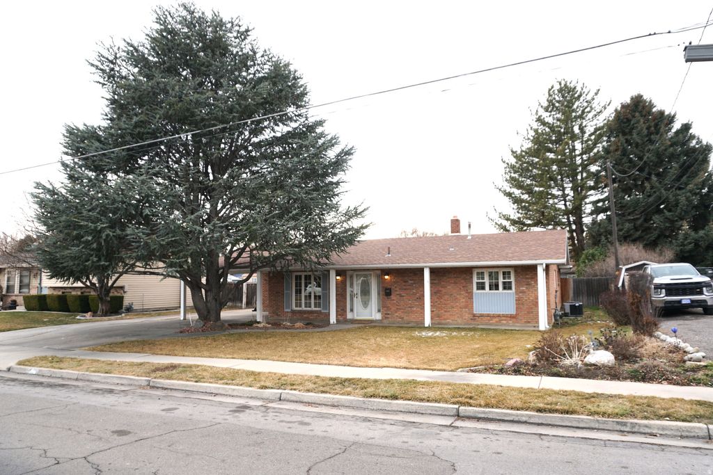 Photo of 261 N 500 E, American Fork, UT 84003 (MLS # 2139177)