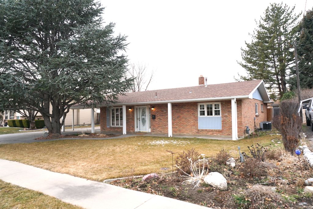 Photo of 261 N 500 E, American Fork, UT 84003 (MLS # 2139177)
