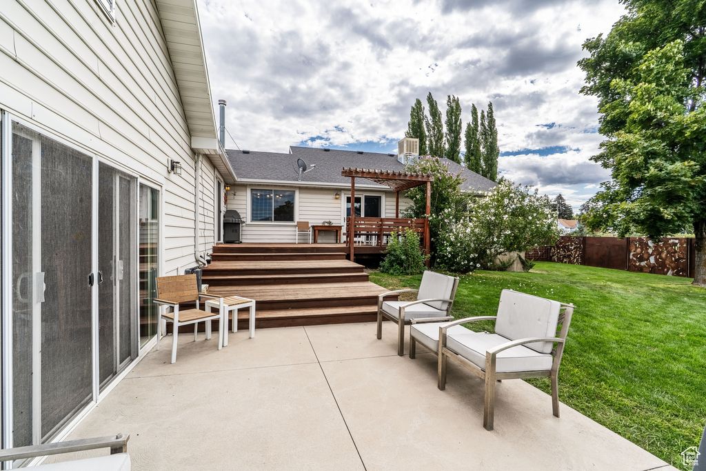 Photo of 323 N 400 W, Hyrum, UT 84319 (MLS # 2115610)