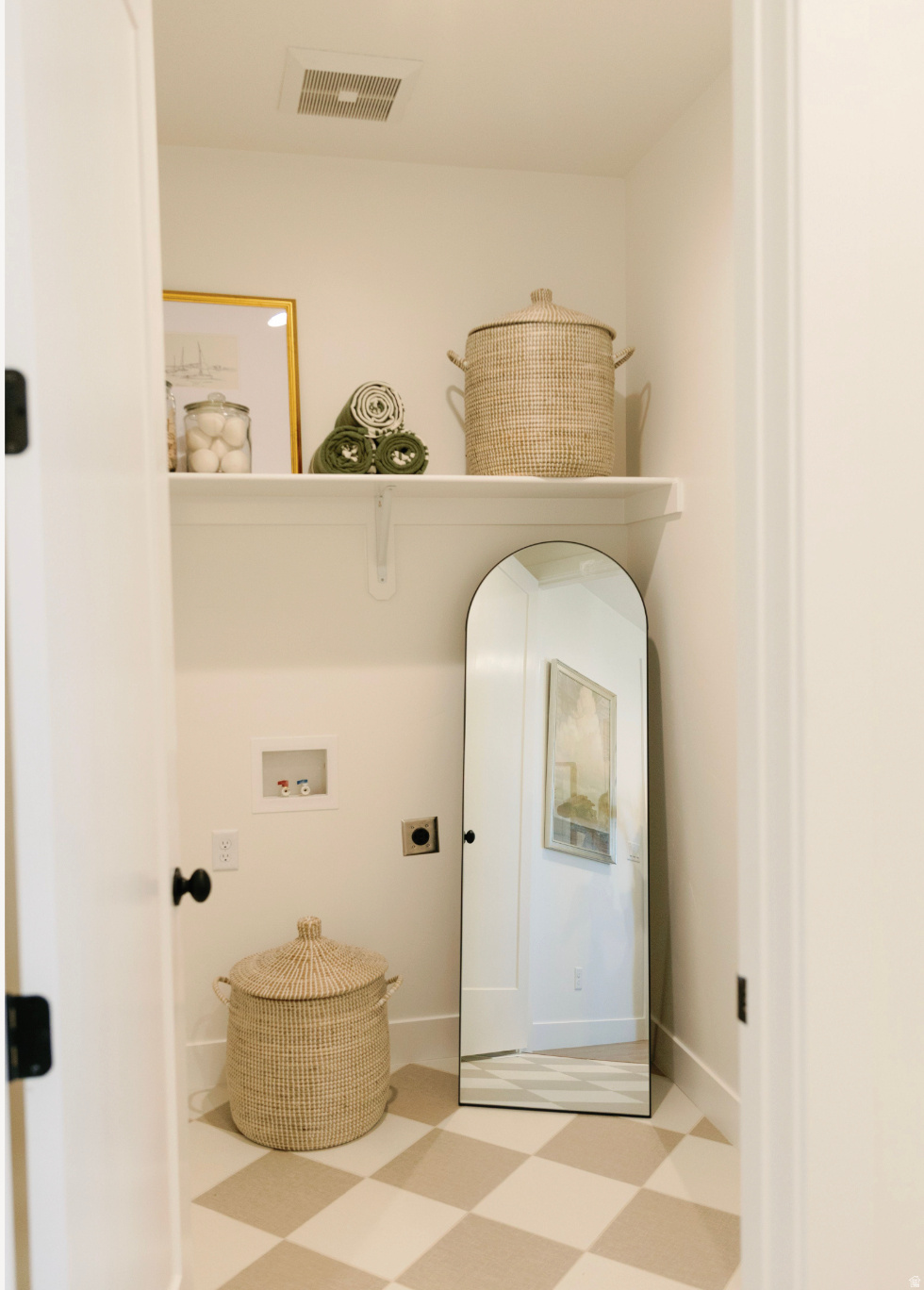 BROAD HOLLOW - Residential