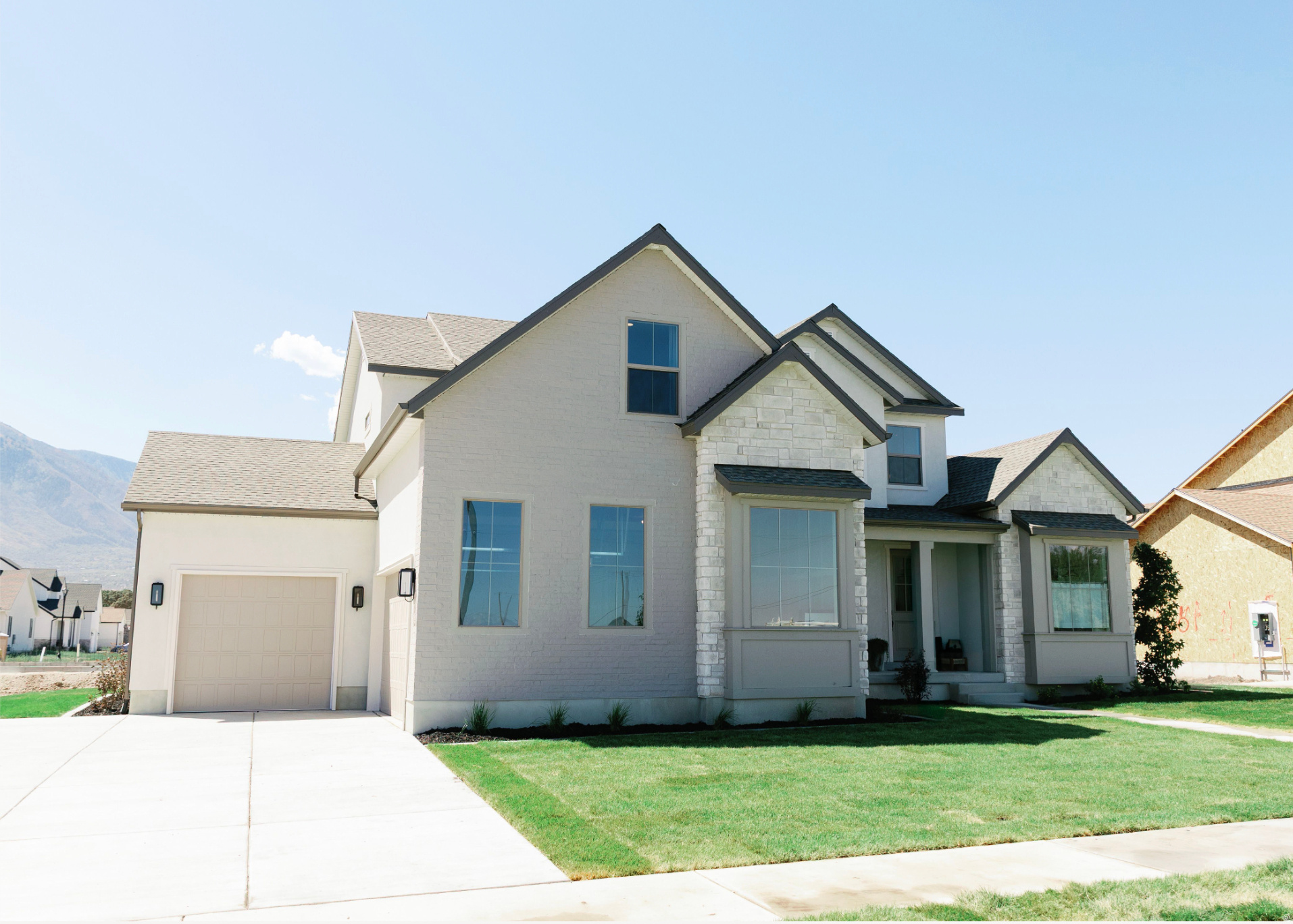 BROAD HOLLOW - Residential