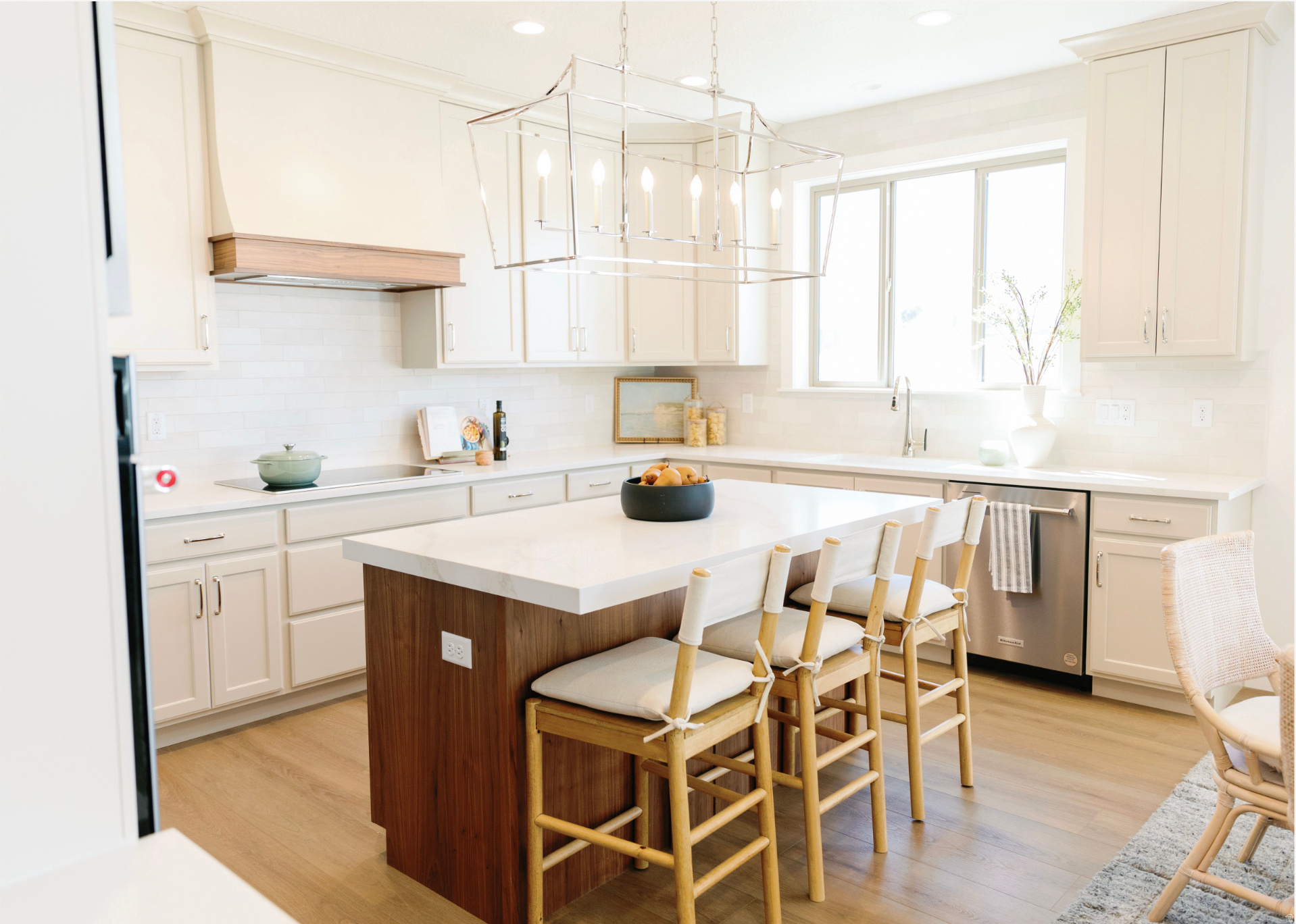 BROAD HOLLOW - Residential