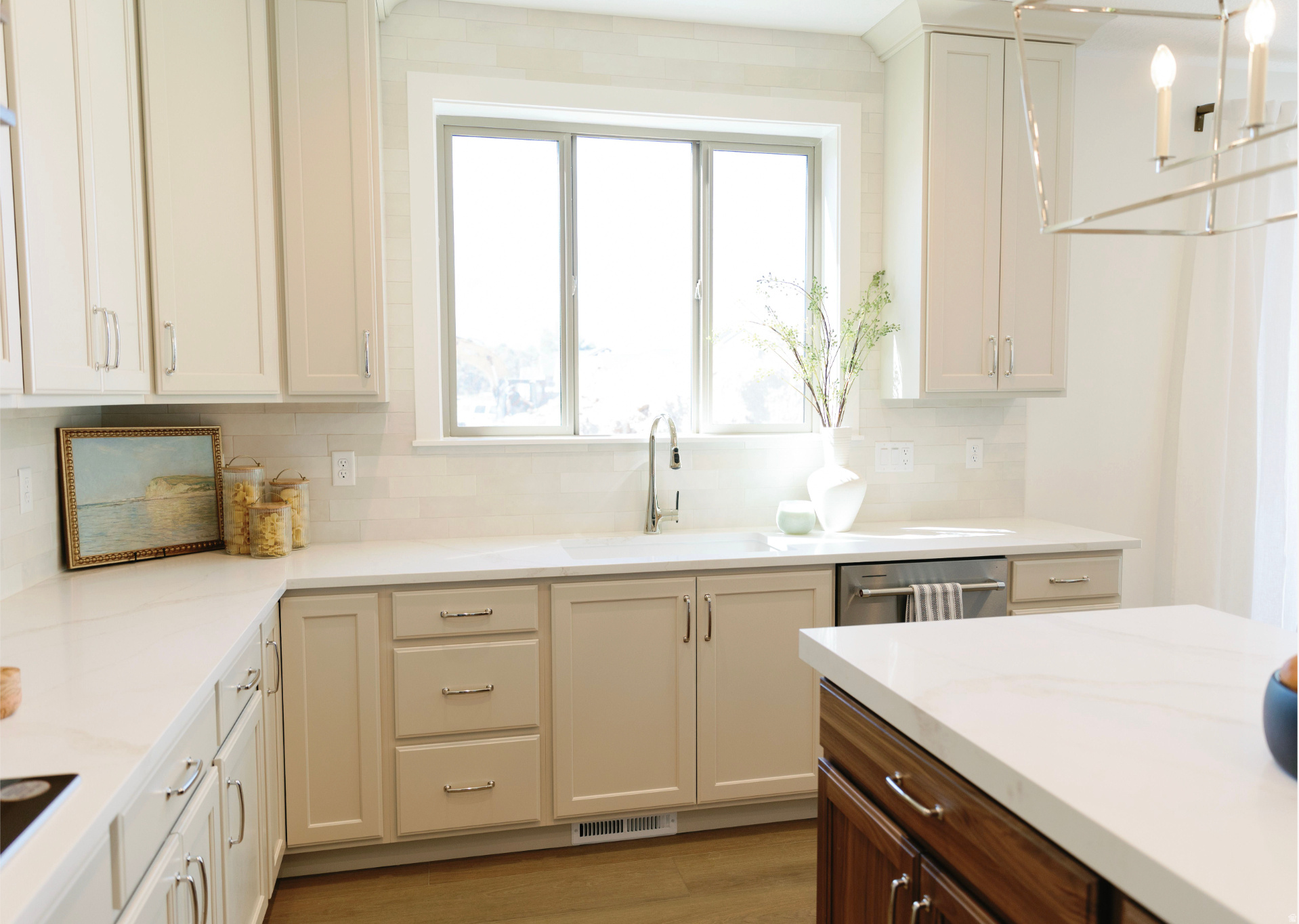 BROAD HOLLOW - Residential