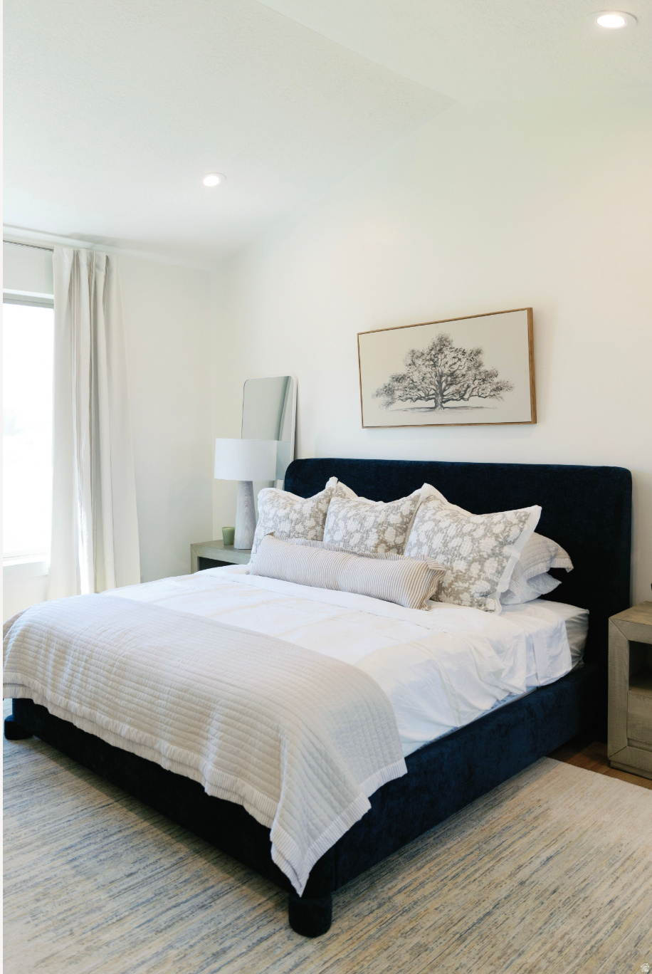 BROAD HOLLOW - Residential