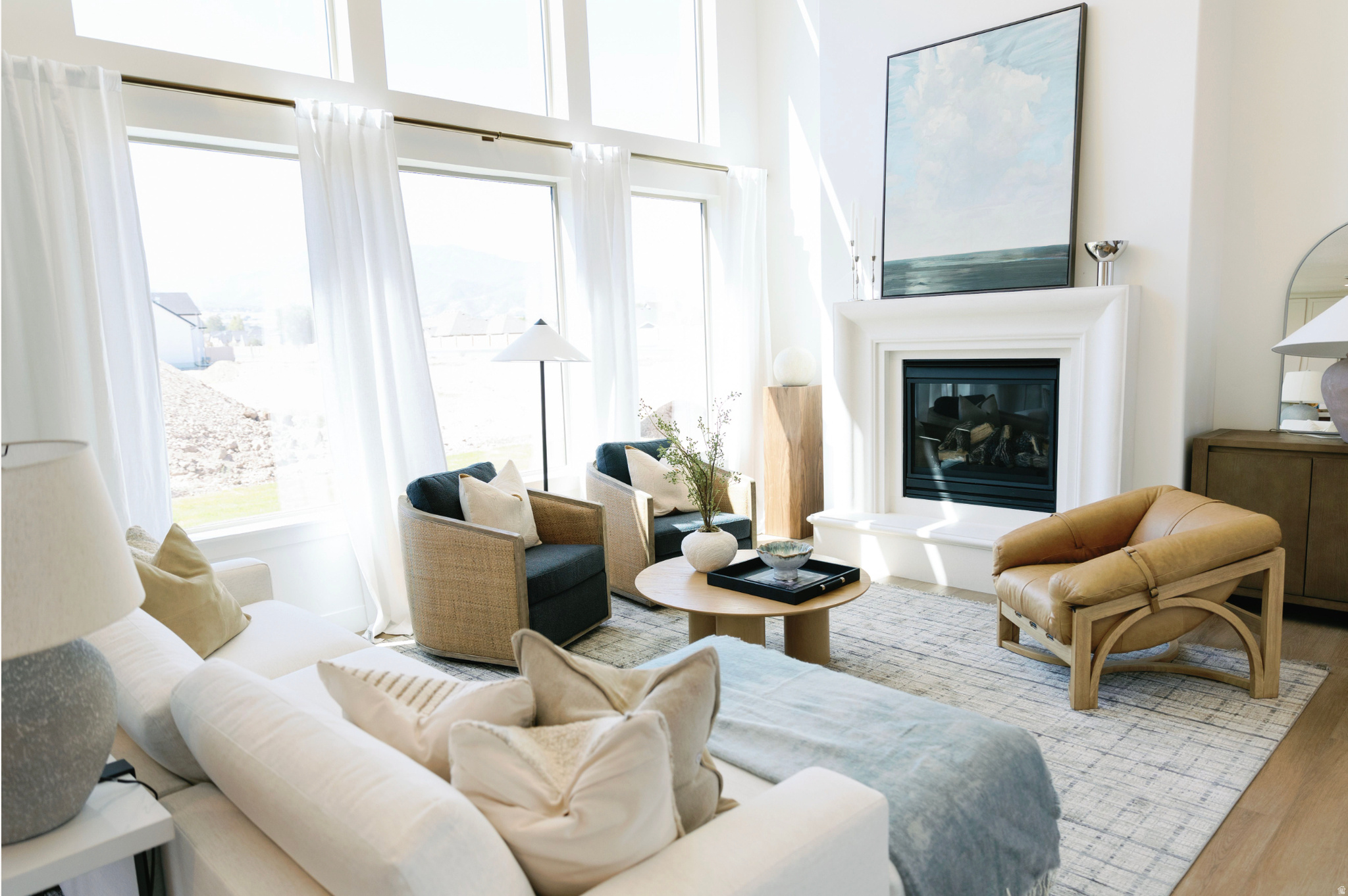 BROAD HOLLOW - Residential