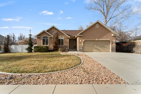 Photo of 212 S 1100 W, Lehi, UT 84043 (MLS # 2127493)