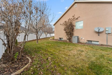 Tiny photo for 212 S 1100 W, Lehi, UT 84043 (MLS # 2127493)