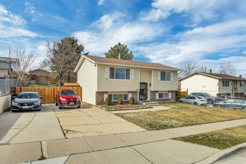 Tiny photo for 5052 S JEDEDIAH DR, Salt Lake City, UT 84118 (MLS # 2140252)