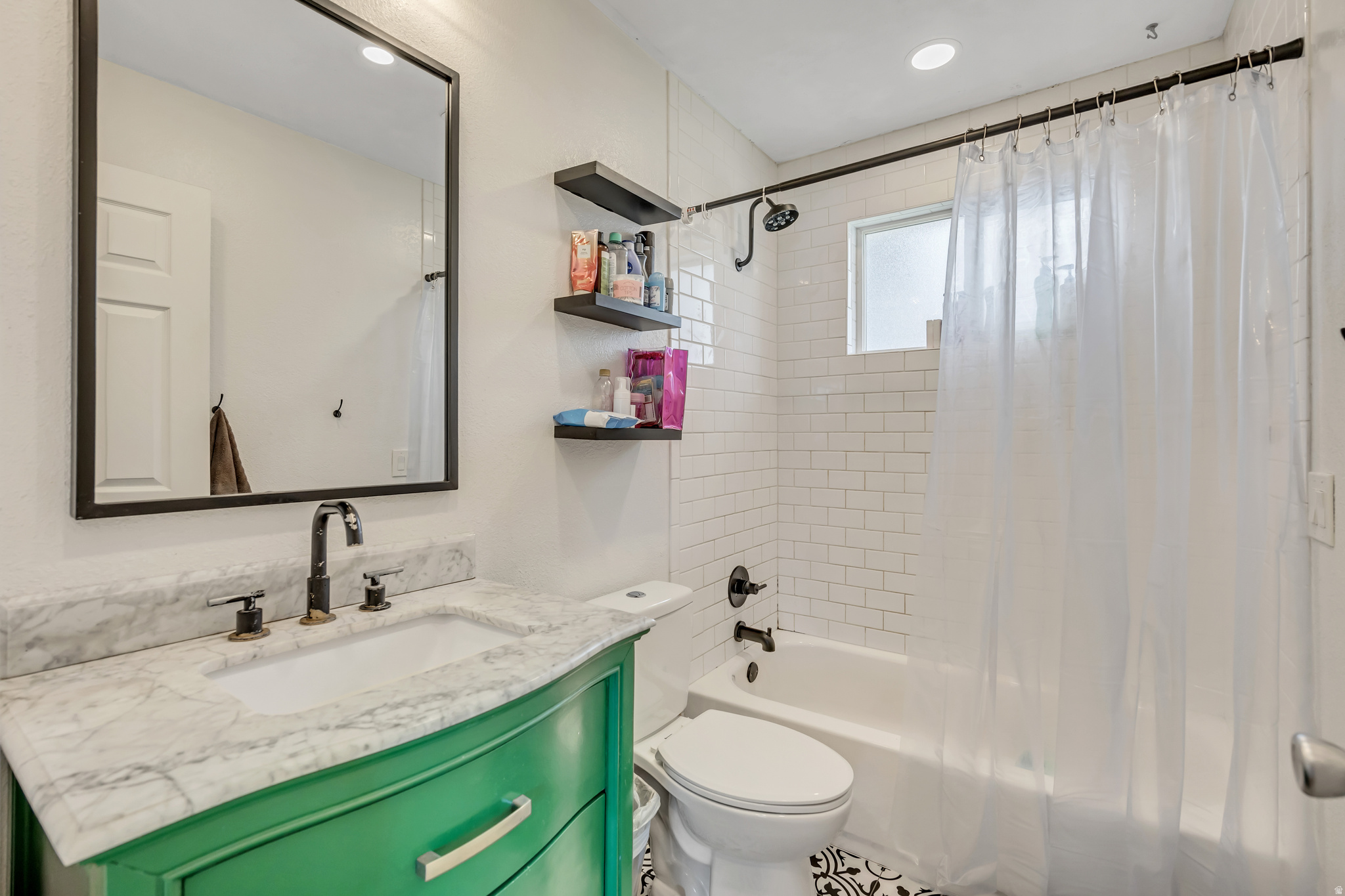 MOUNTAIN MEN ESTATES - Residential