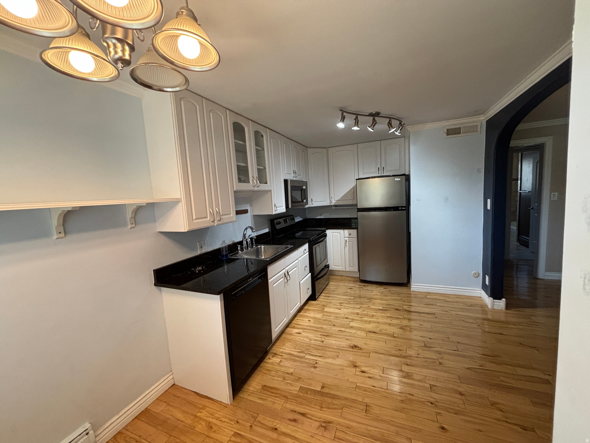 WHITE LANE - Residential