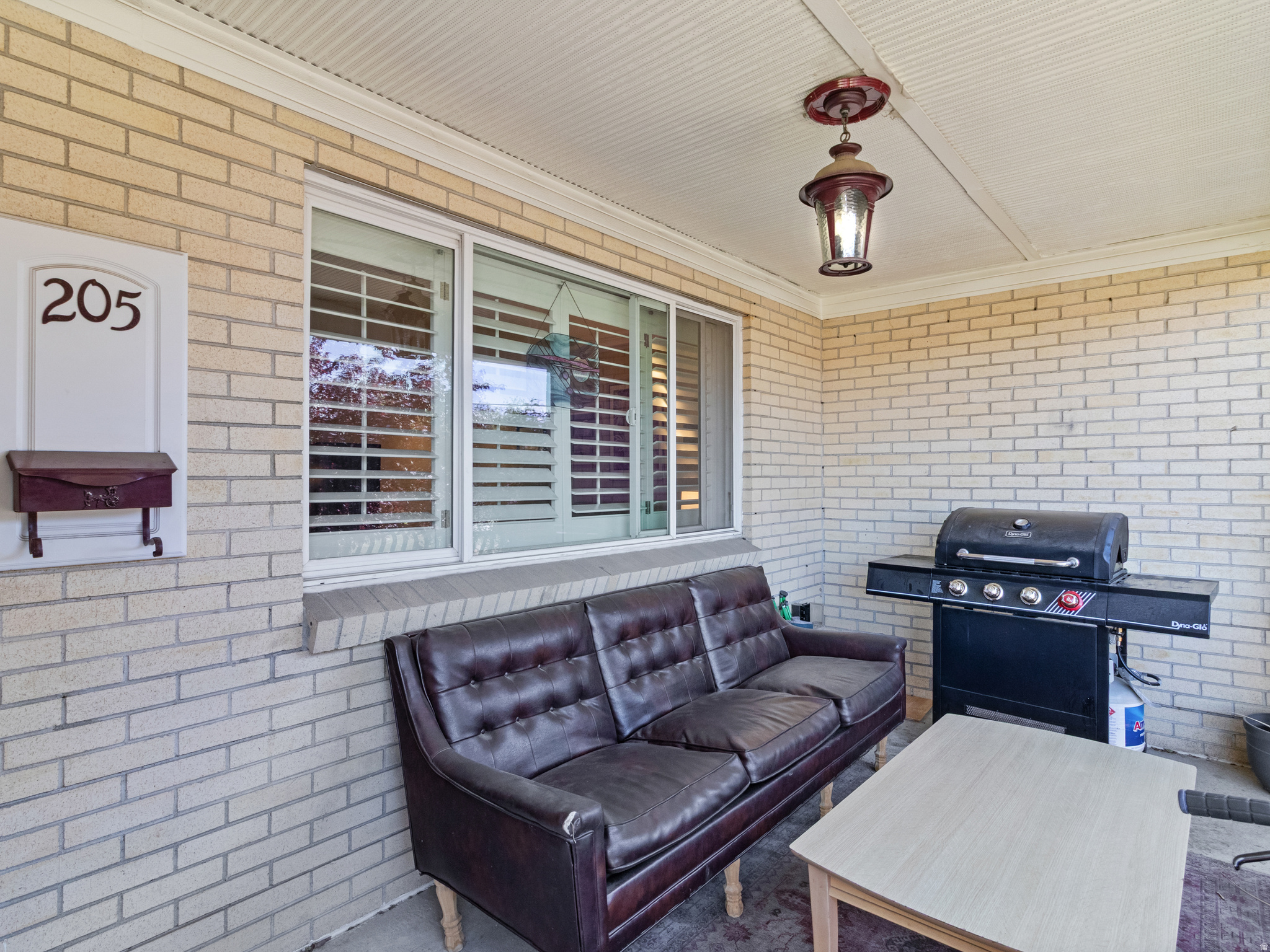 WHITE LANE - Residential