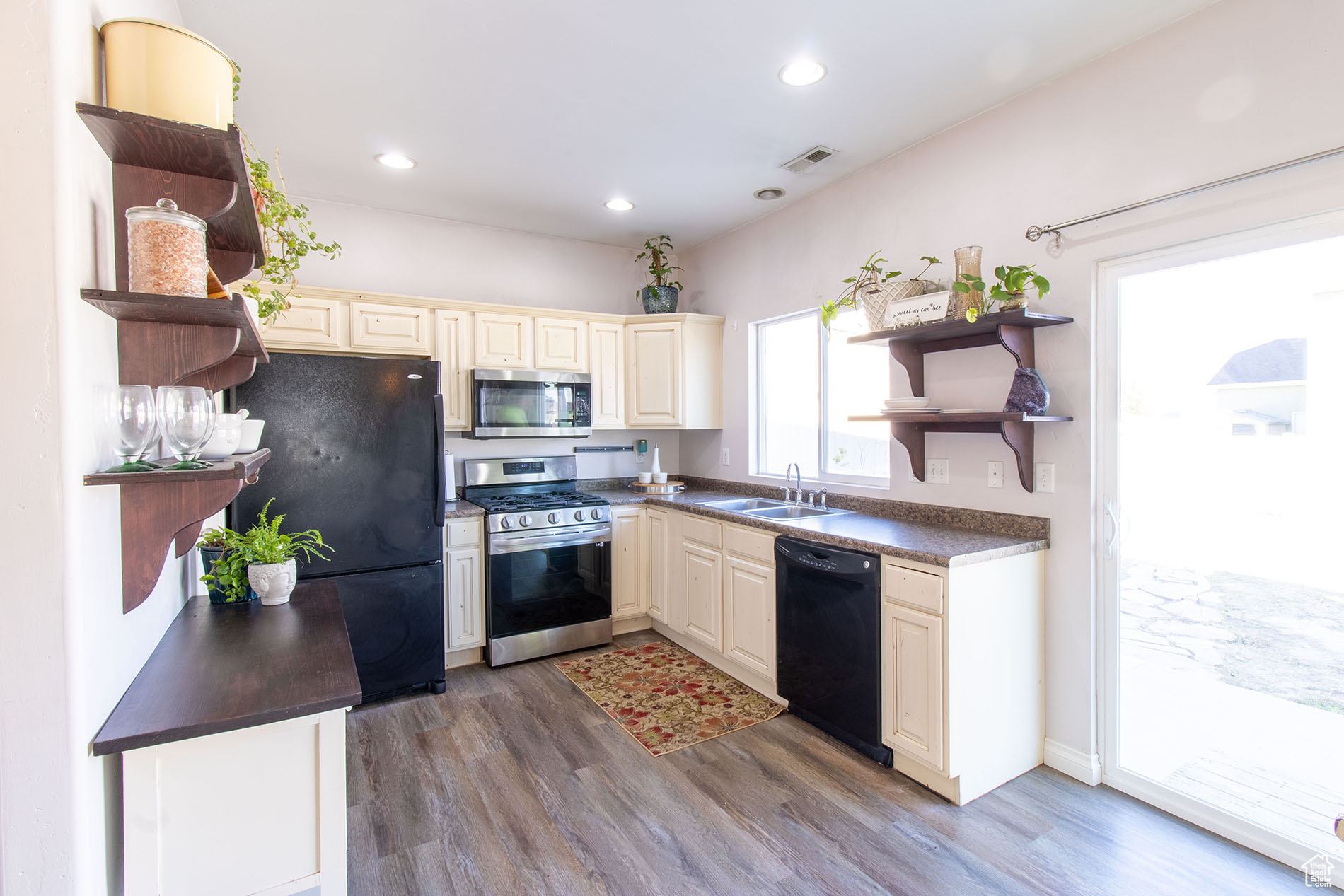 STANSBURY PLACE - Residential