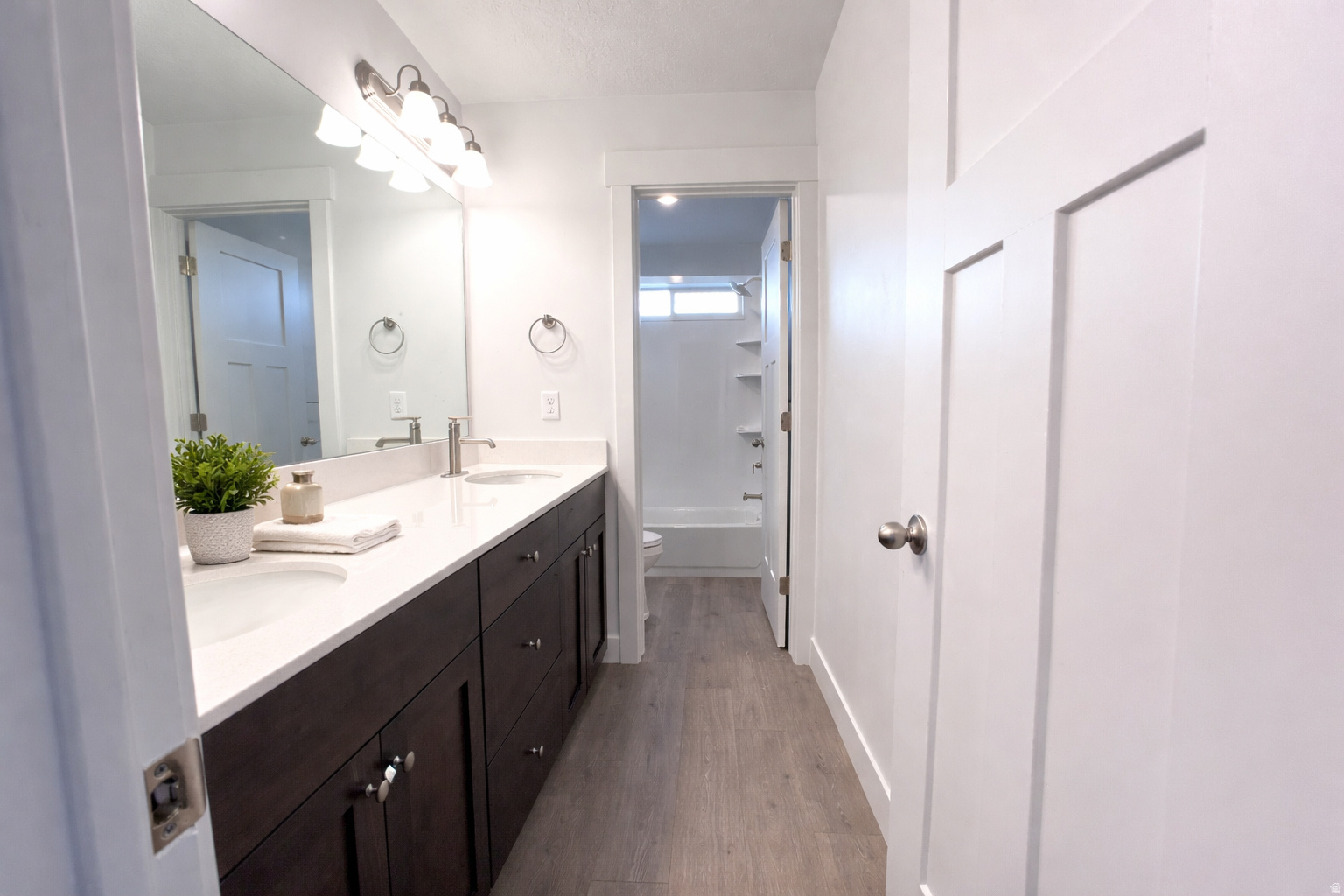 LIGHTHOUSE POINTE - Residential