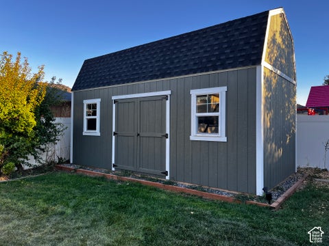 Tiny photo for 897 W CAMBRIDGE DR, North Salt Lake, UT 84054 (MLS # 2189464)