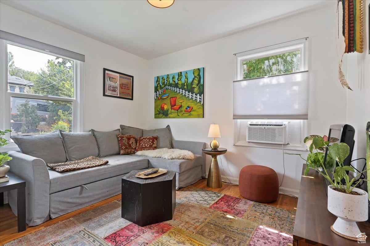 CAPITOL HILL - Residential Income